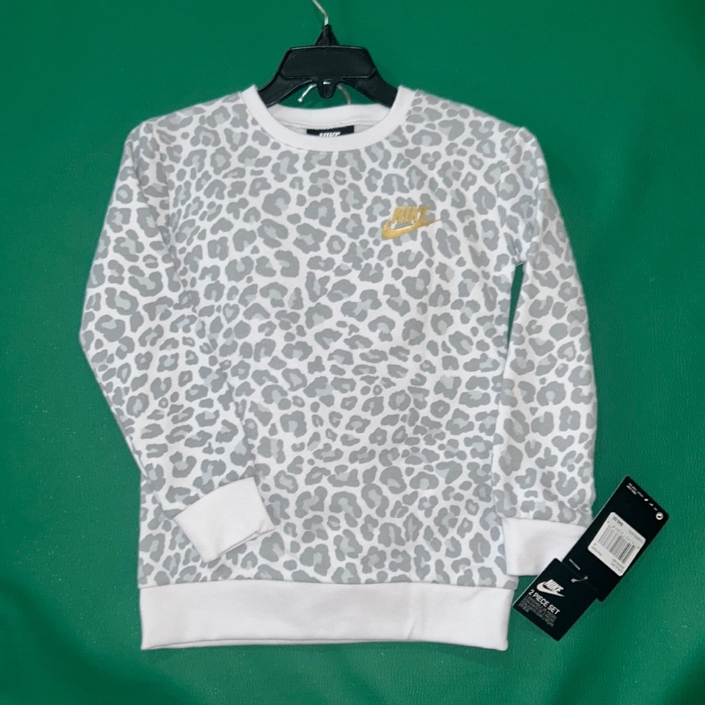 Nike Little Girls’ Leopard Crew Set